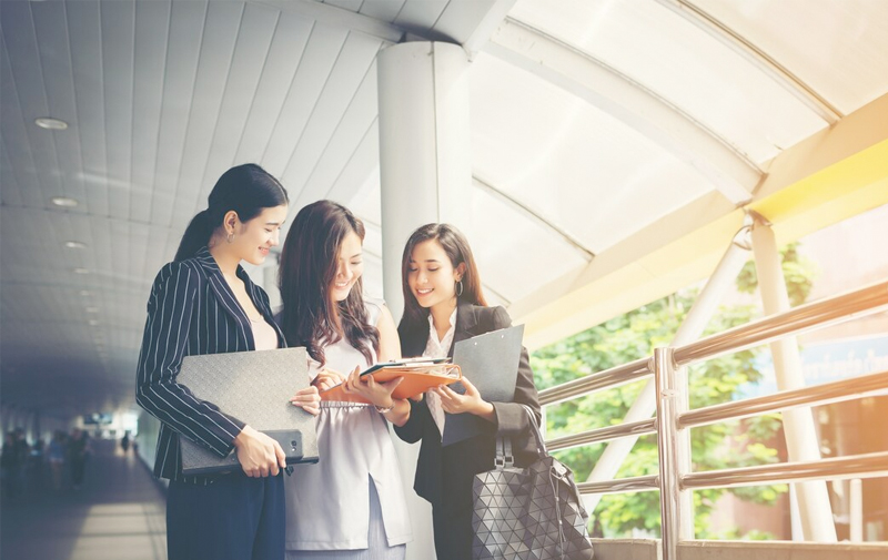 人才是企业主题竞争力的沉要组成部门，集团致力于为员工提供优越的职业发展通路，搭建一个充斥活力、平正竞争的工作平台。